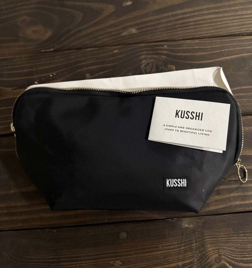 Kusshi Everyday Makeup Bag in Black Nylon